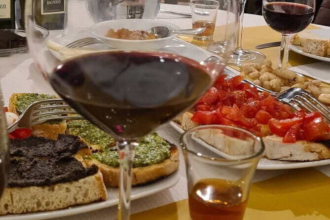 Horseback ride and Poolside Day chillout with Tuscan Lunch - Key Points