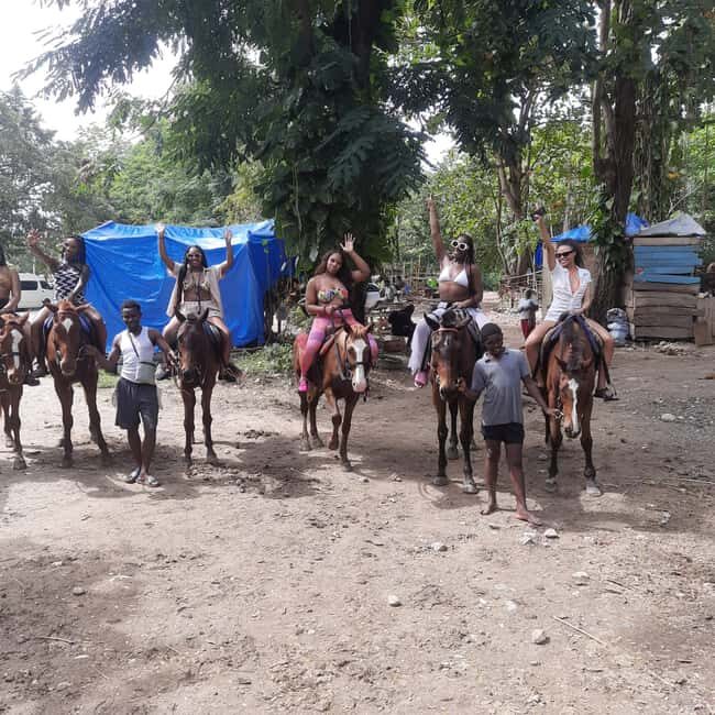 Horseback Ride, Blue Hole, Dunn's River and Tubing Tour - FAQs