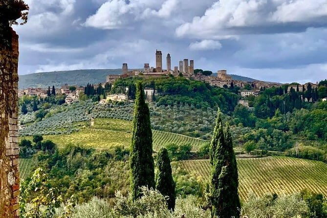 Horseback Ride in S.Gimignano with Tuscan Lunch Chianti Tasting - Key Points