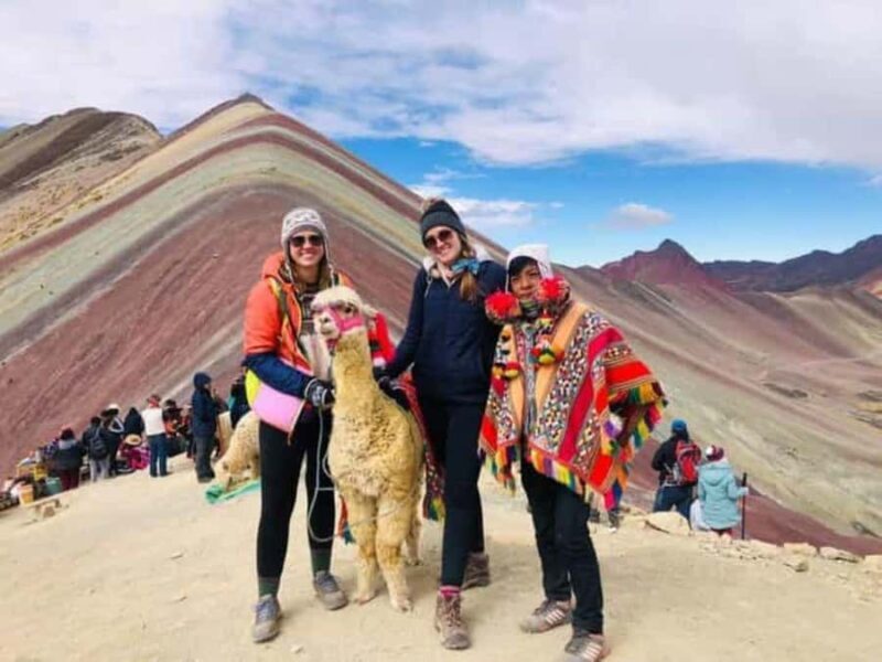 Horseback riding in the Rainbow Mountain + buffet - Key Points