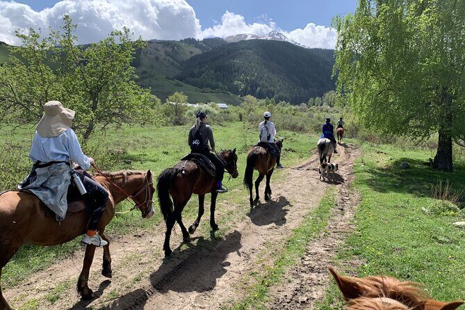 Horseback riding on the mountains of Chon Kemin National Park - Key Points