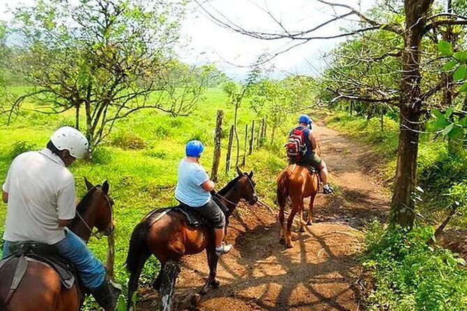 Horseback Riding to La Fortuna Waterfall - Key Points