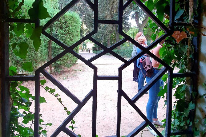 Horta Labyrinth Walking Tour in Barcelona - A Walk Through History and Nature in Barcelona