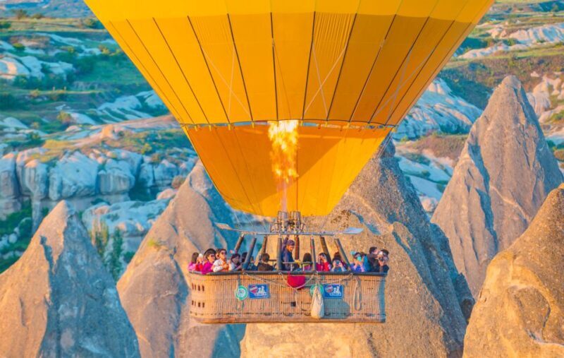 Hot Air Balloon, Best of Red and Green Guided 1-Day Tour - FAQ
