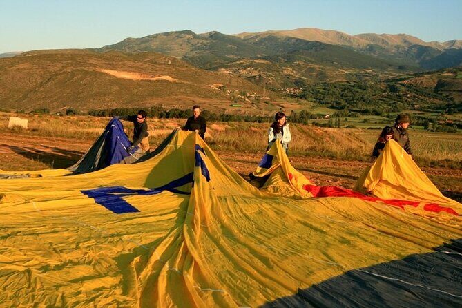 Hot Air Ballooning and Sailing Adventure Tour from Barcelona - Practical Details: What Travelers Need to Know
