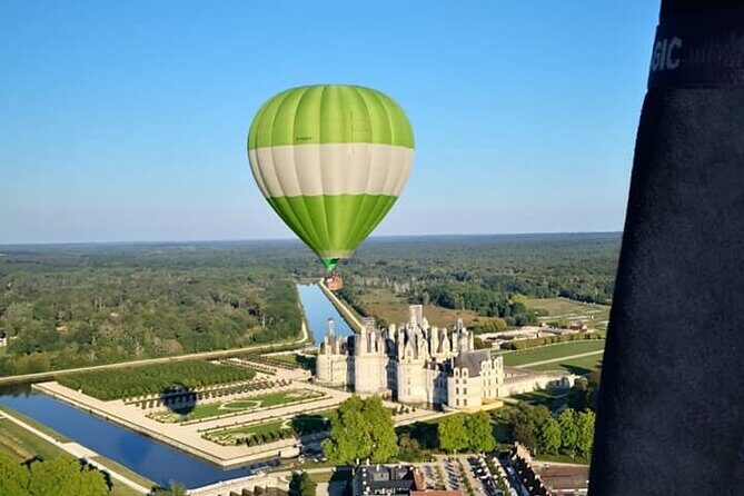Hot air ballooning: Chambord, Blois, Chenonceau, Cheverny or Chaumont - Experience the Magic of a Hot Air Balloon Ride over the Loire Valley
