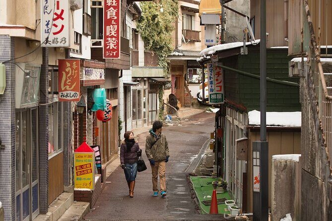 Hot Spring Town Walking Tour in Shima Onsen - Strolling through Shima Onsen