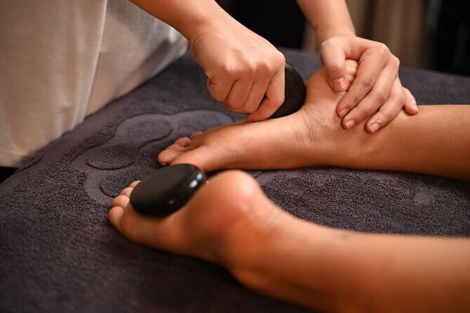 Hot Stone Massage For Full Body Blood Circulation At Da Nang - The Benefits of Hot Stone Massage in Da Nang