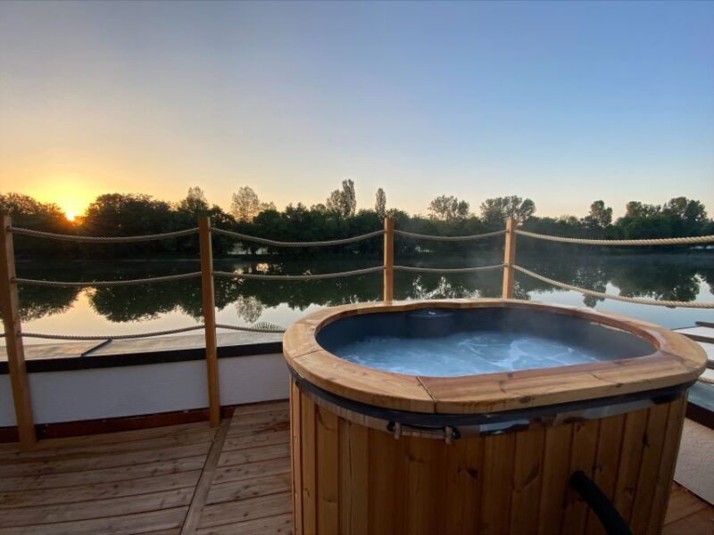 Hot tub and Relaxation - What Makes This Experience Special