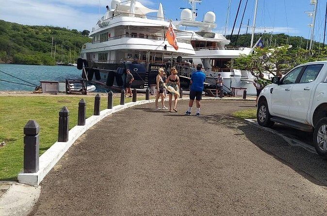 Hotel transfers from Jolly Beach to the airport - Key Points