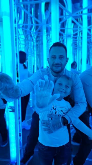 ''House Of Attractions'': Glass Labyrinth Family Ticket 2+1 - Who Should Consider This Experience?