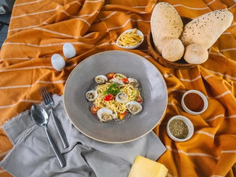 Hua Hin: Isea Beach Bar Dining at Veranda Resort & Villas - Practical Details and Tips