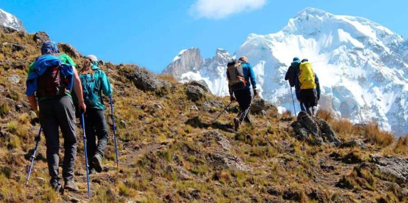 Huaraz: The best trekking and hiking trails in Parón - The Sum Up