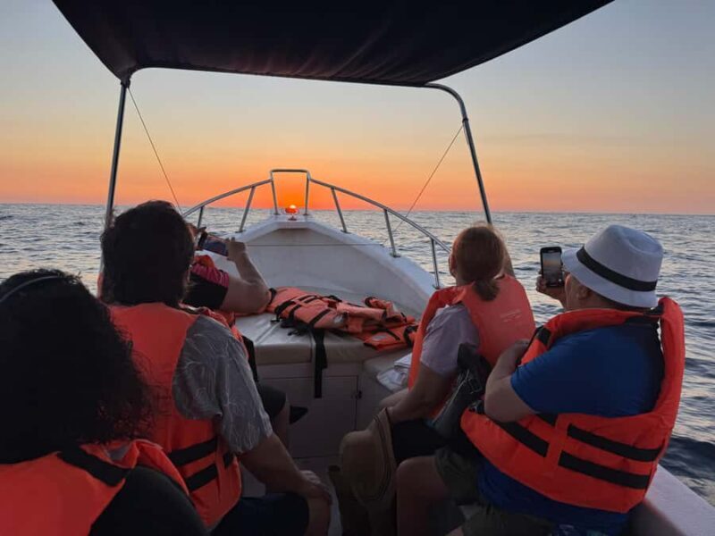 Huatulco: Sail at dawn and watch the marine life - An In-Depth Look at the Huatulco Sunrise Marine Tour