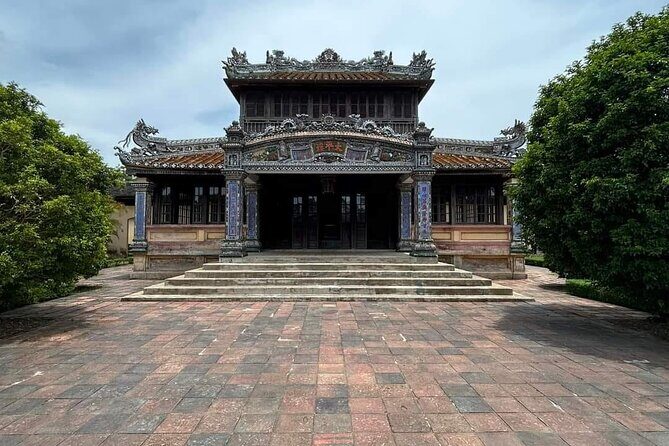 Hue city Tour-Hai Van Pass- Abandoned Water Park (Thuy Tien Lake) - Thien Mu Pagoda: An Iconic Hue Landmark