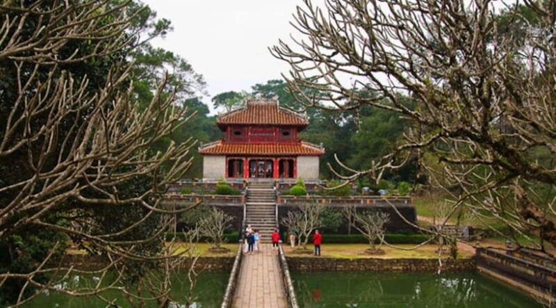 Hue Heritage Tour: Royal Palace, Mausoleum and Salt Coffee - Key Points