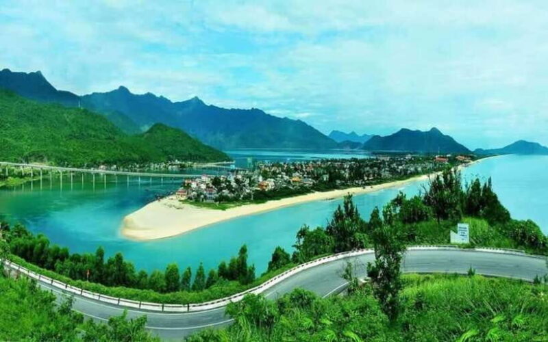 Hue Imperial Private Tour via Hai Van Pass Train Experience - Key Points