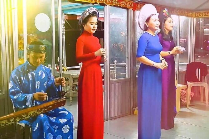 Hue Night Tour: Cyclo, Street Food & Folk Music on Perfume River - FAQ