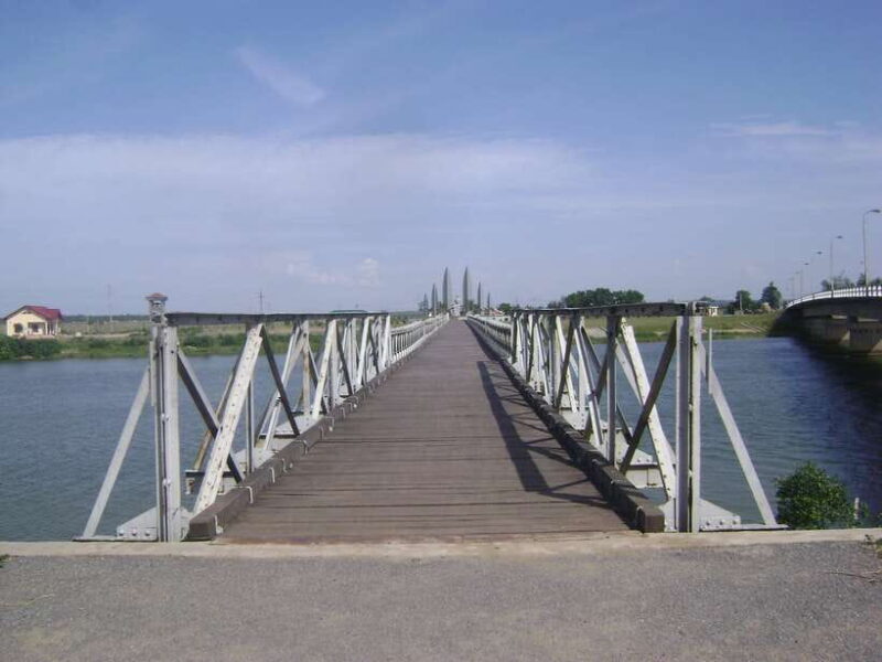 Hue: Private Car to DMZ with Vinh Moc Tunnels and More - Key Points