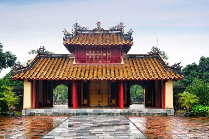 Hue private guided tour to royal Tombs and Thien Mu Pagoda - Exploring Hue’s Royal Tombs and Thien Mu Pagoda in Depth