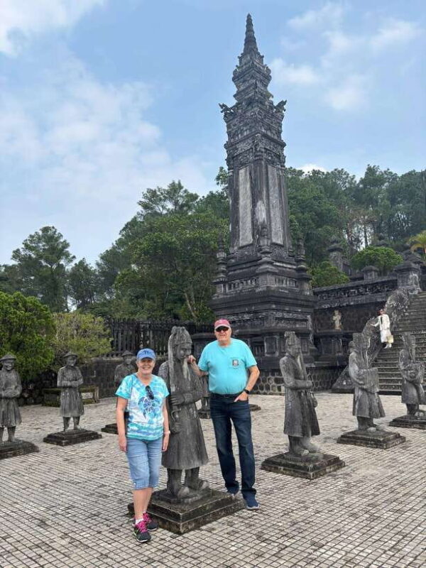 Hue: Royal Tombs, Pagoda, Perfume River by Dragon Boat & Car - Key Points