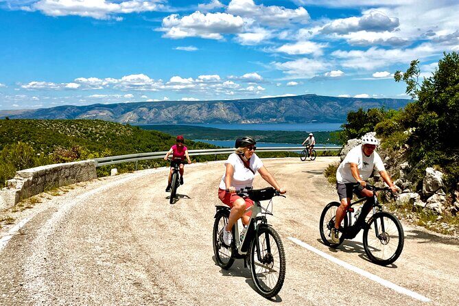 Hvar Adventure Tour: Explore with a 4-6 Seater eTuk Tuk Rickshaw! - FAQ