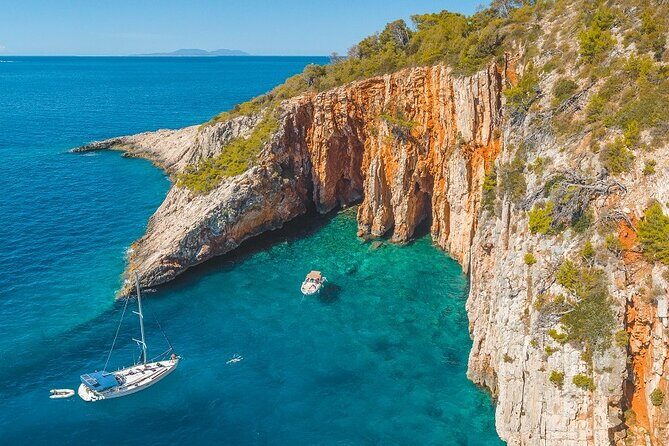 Hvar and Red Rocks - Private boat tour from Split or Trogir - Key Points