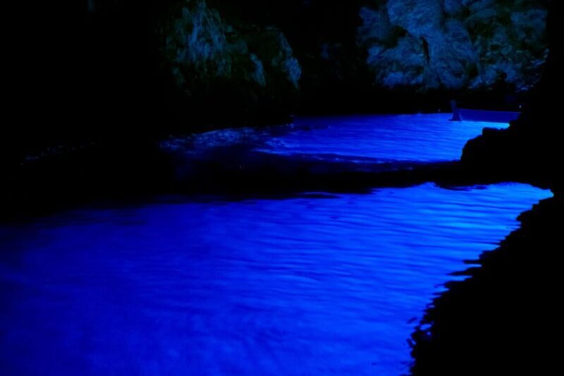 Hvar: Blue & Green Cave group Excursion from Hvar - Stiniva Bay: A Serene Beach Break