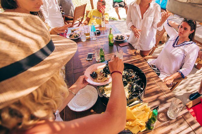 Hvar - Full Day Sail on a yacht - friendly skipper- small group - lunch optional - Frequently Asked Questions