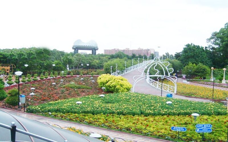 Hyderabad Evening Tour with Boat Ride, Laser Show & Dinner - Key Points