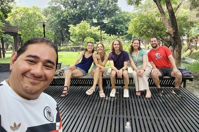 I am Dave and let´s discover the best of San Salvador with me - A Deep Dive into San Salvador: What to Expect from the Tour