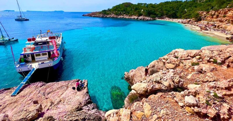 Ibiza: Cala Salada & North Cruise with Drinks & Snorkeling - What We Love About This Tour