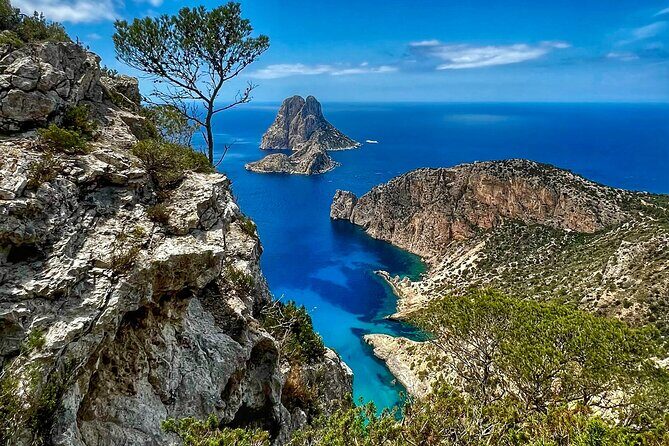 Ibiza - Secret Spots Tour in Land Rover Defender - Key Points