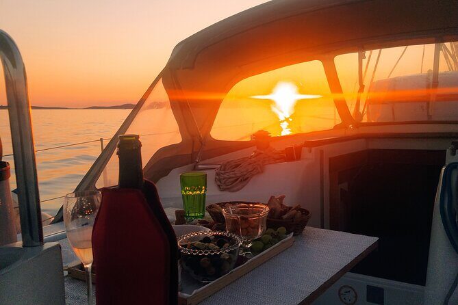 Ibiza sunset boat trip with appetizers and champagne, 6 guests - Detailed Review of the Ibiza Sunset Boat Trip