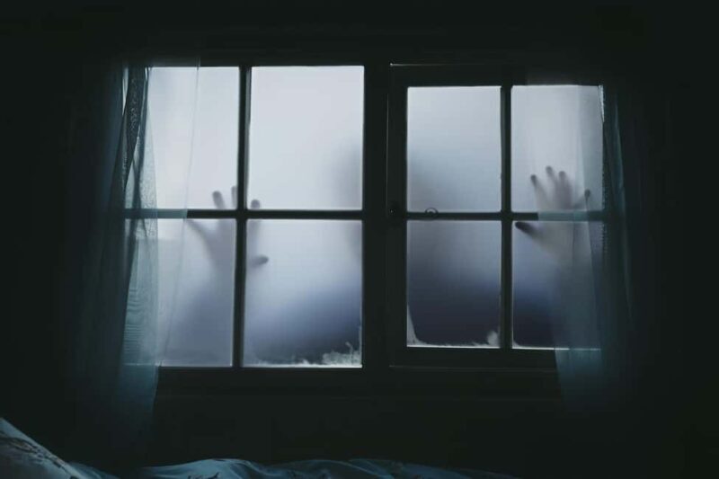 "Ice-Cold Ghost Breath"  a spooky tour that will make you smile. - A Detailed Look at the "Ice-Cold Ghost Breath" Tour