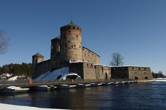 Ice-Floating Experience in Savonlinna - An In-Depth Look at the Ice-Floating Adventure