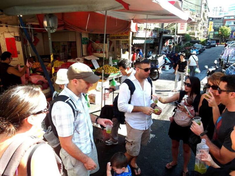 Iconic Food Tour: Local Street Food, Drinks & Sites - Analyzing the Value