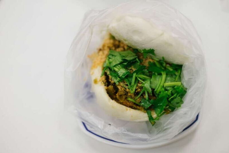 Iconic Food Tour: Local Street Food, Drinks & Sites - Who Should Consider This Tour?