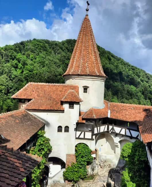 ICONIC TOUR: Draculas Delight Round-Trip Day Trip - Discover Romania’s Highlights on the Draculas Delight Round-Trip Day Trip