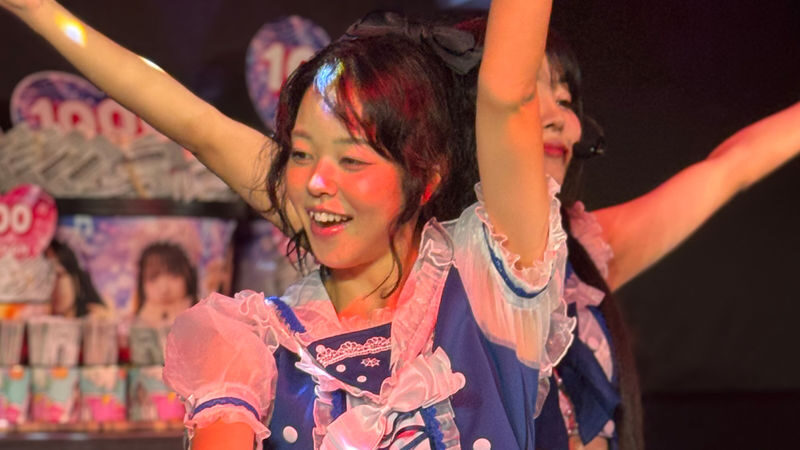 Idol IKUSEI Theater SHOW CLUB - Choosing between 22:00 and 24:30