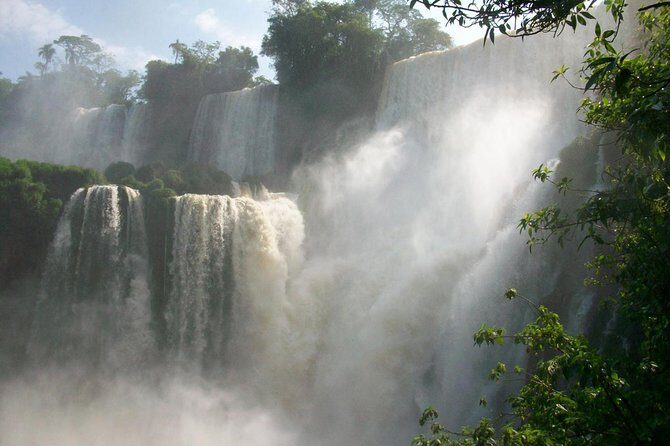 Iguazú Argentine Falls with Jungle Walk and Boat - Key Points