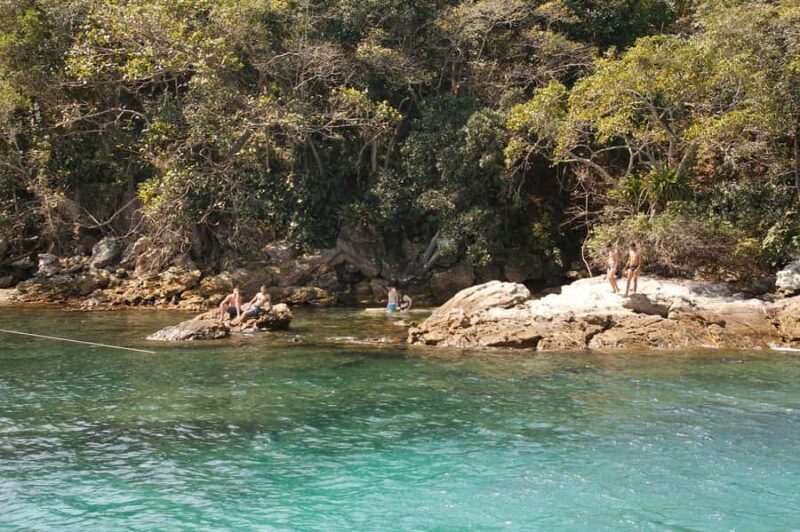 Ilha Grande: Blue Lagoon Schooner Tour - FAQs