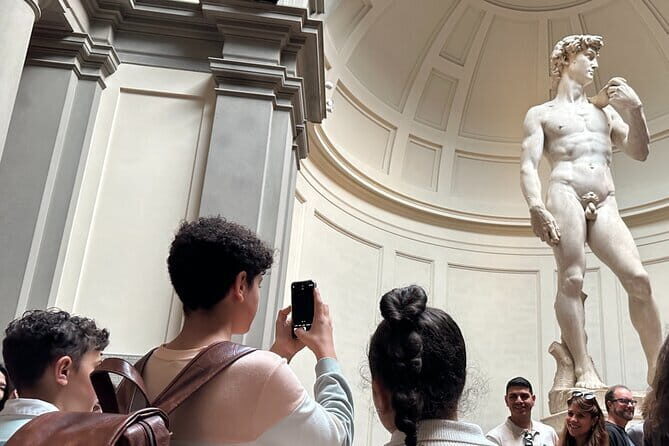 Illuminated Florence Tour for Kids and Families with Gelato and Pizza - FAQ