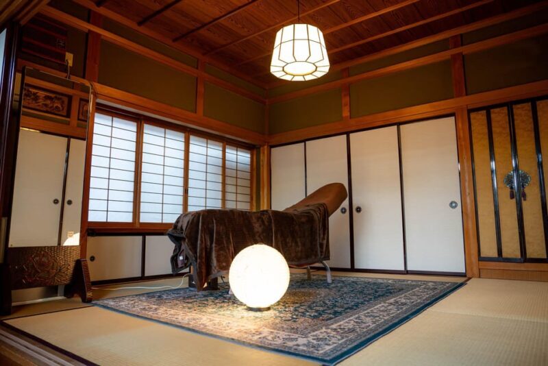 Immersive facial treatment in a Japanese space - A Detailed Look at the Takayama Facial Experience