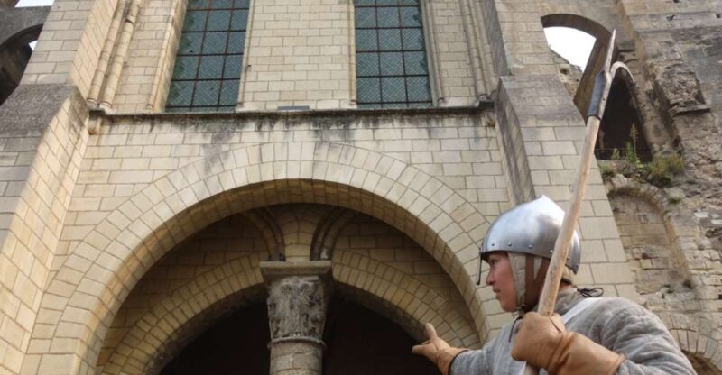 Immersive guided tour of Tours in the 13th century. - Exploring 13th-Century Tours: An Authentic and Playful Journey