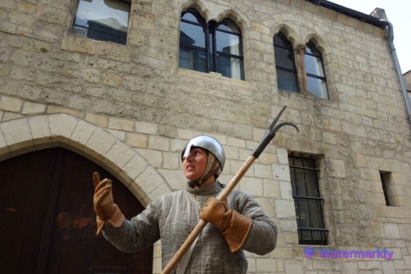 Immersive guided tour of Tours in the 13th century. - An Analysis of Value and Practicality