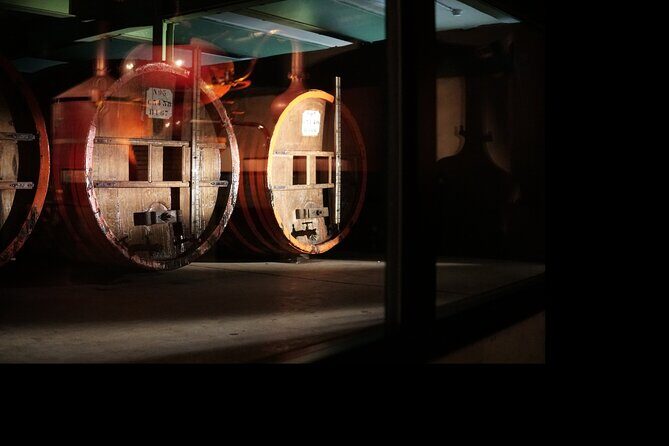Immersive tour DISTILLERIE PERE MAGLOIRE - Engaging First Impressions of the Distillerie Père Magloire Tour