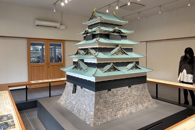 Imperial Palace and East Gardens Private Walking Tour in Tokyo - Frequently Asked Questions