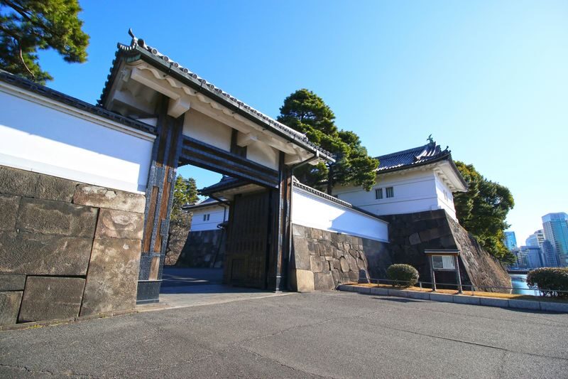 Imperial Palace East Garden and Heritage of Edo Castle Private Tour - Walking from Tokyo Station to Edo Castle