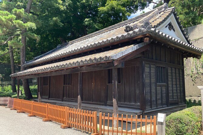 Imperial Palace Historical Walking Tour with an expert guide - Who Should Consider This Tour?